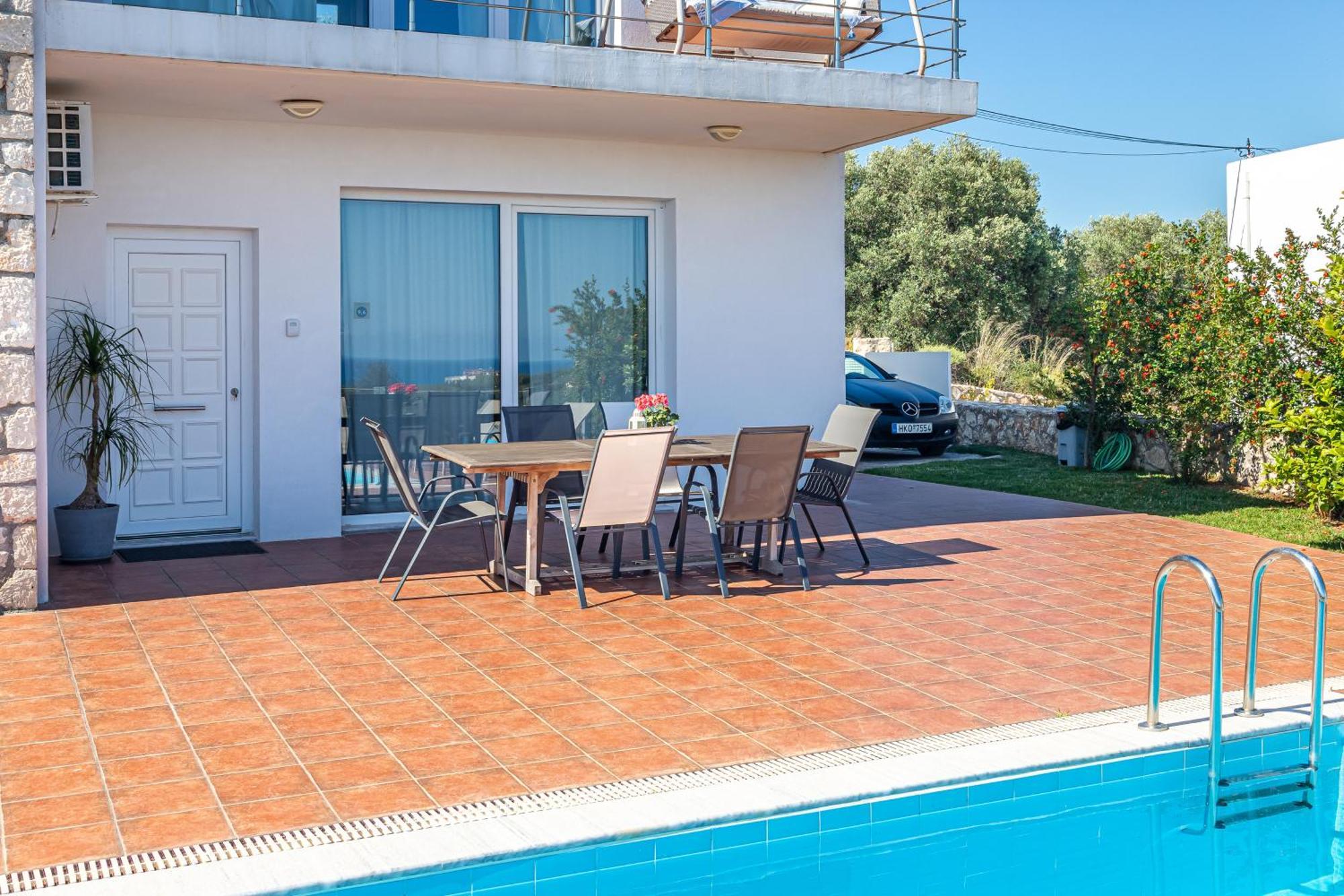 Dimitra Apartment With Private Pool And Sea View -The Ground Floor Of A Two Storey Building ダラトソ エクステリア 写真